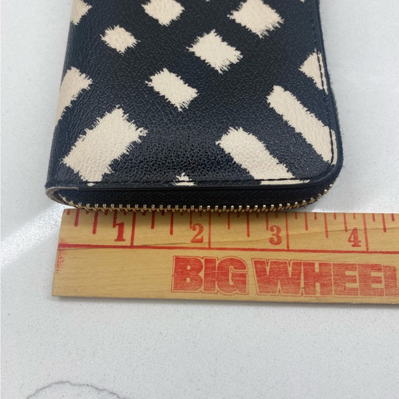 Coach Wild Plaid Slim Accordian Zip Around Wallet Black Cream Crossgrain Leather - Picture 10 of 12